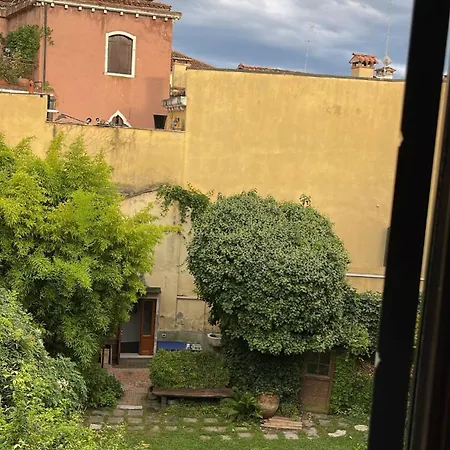 Casa Sulla Laguna Castello Venedik