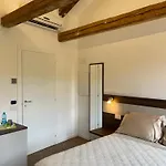 Casa Sulla Laguna Castello
