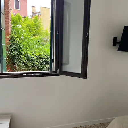 Casa Sulla Laguna Castello