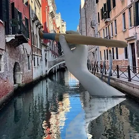 ゲストハウス Casa Sulla Laguna Castello 3*