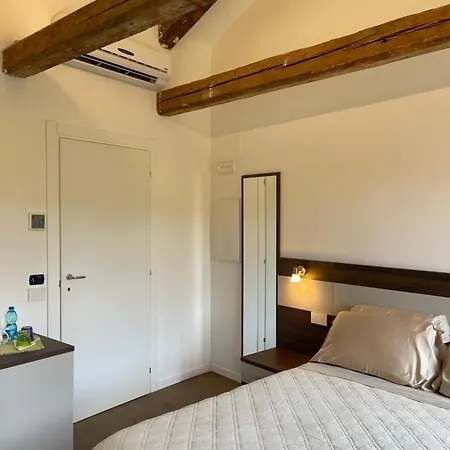 Casa Sulla Laguna Castello