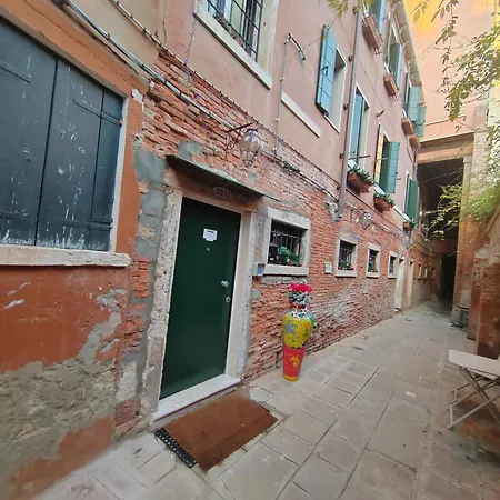 Casa Sulla Laguna Castello