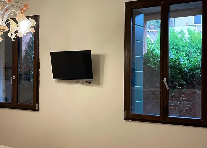 Casa Sulla Laguna Castello 게스트하우스