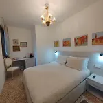 Casa Sulla Laguna Castello 게스트하우스 3*