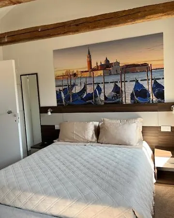 Casa Sulla Laguna Castello