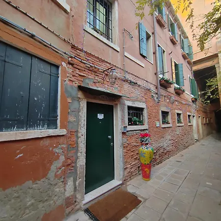 Casa Sulla Laguna Castello 3*