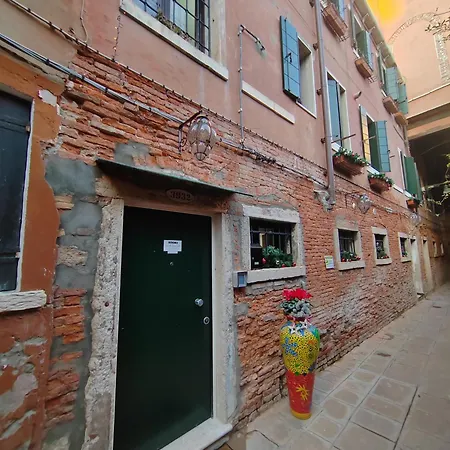 Affittacamere Casa Sulla Laguna Castello 3*