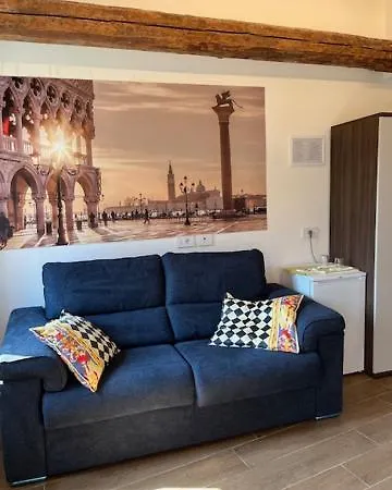 Casa Sulla Laguna Castello בית הארחה 3*